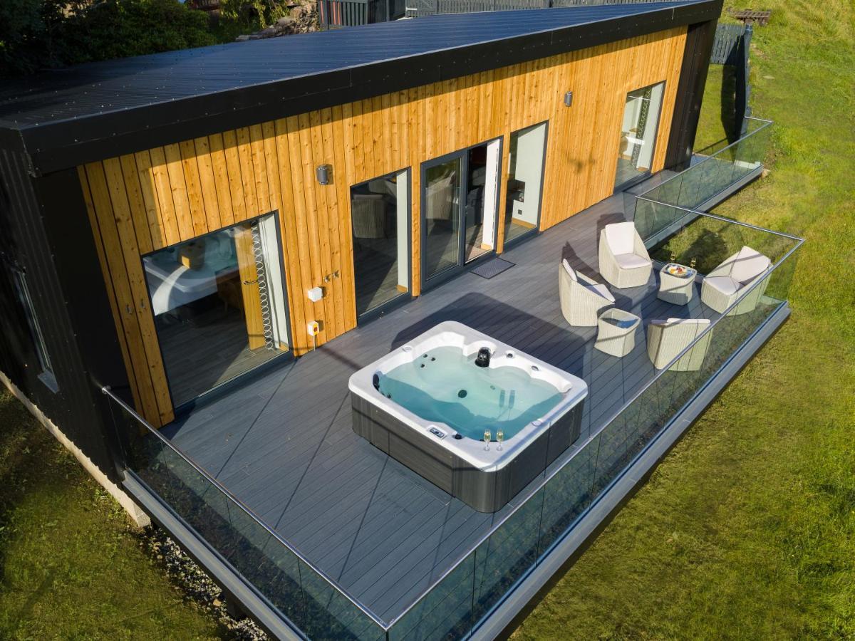 Birches Lodge With Hot Tub Dundonnell Экстерьер фото
